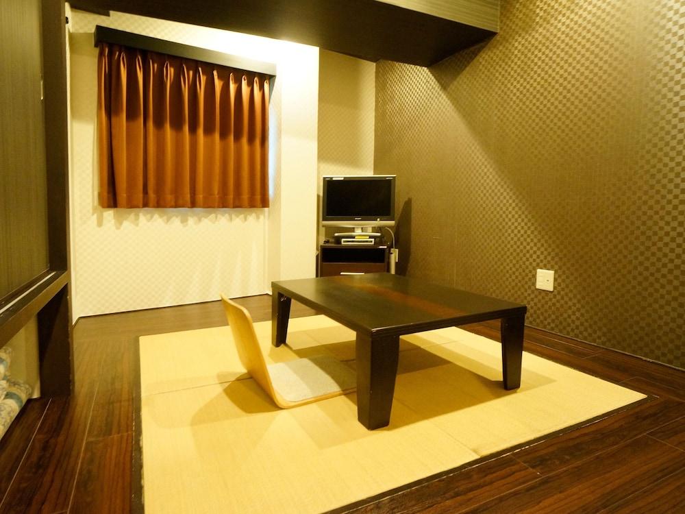 Hotel Livemax Budget Esaka Suita Esterno foto