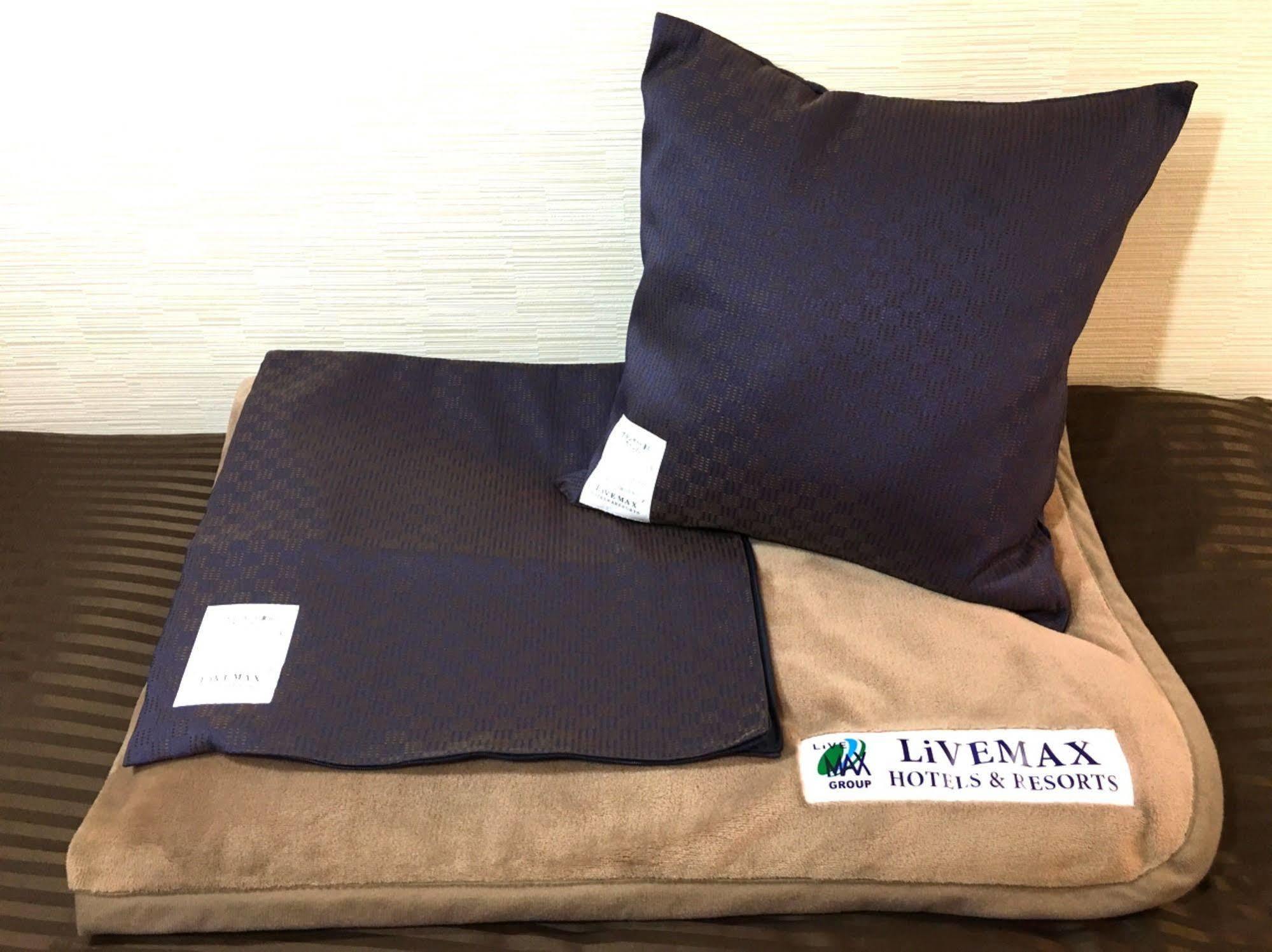 Hotel Livemax Budget Esaka Suita Esterno foto